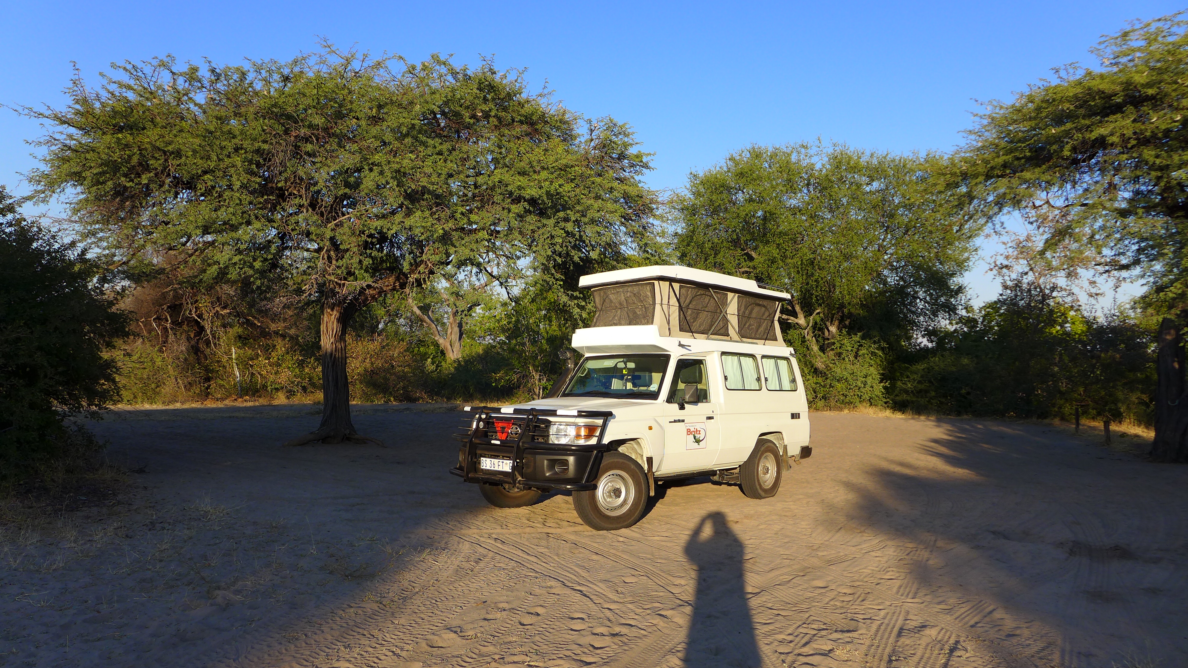 My first bush camp site, did seem a bit isolated. So I jumped at the opportunity to join a nice couple from Belgium at their site. 