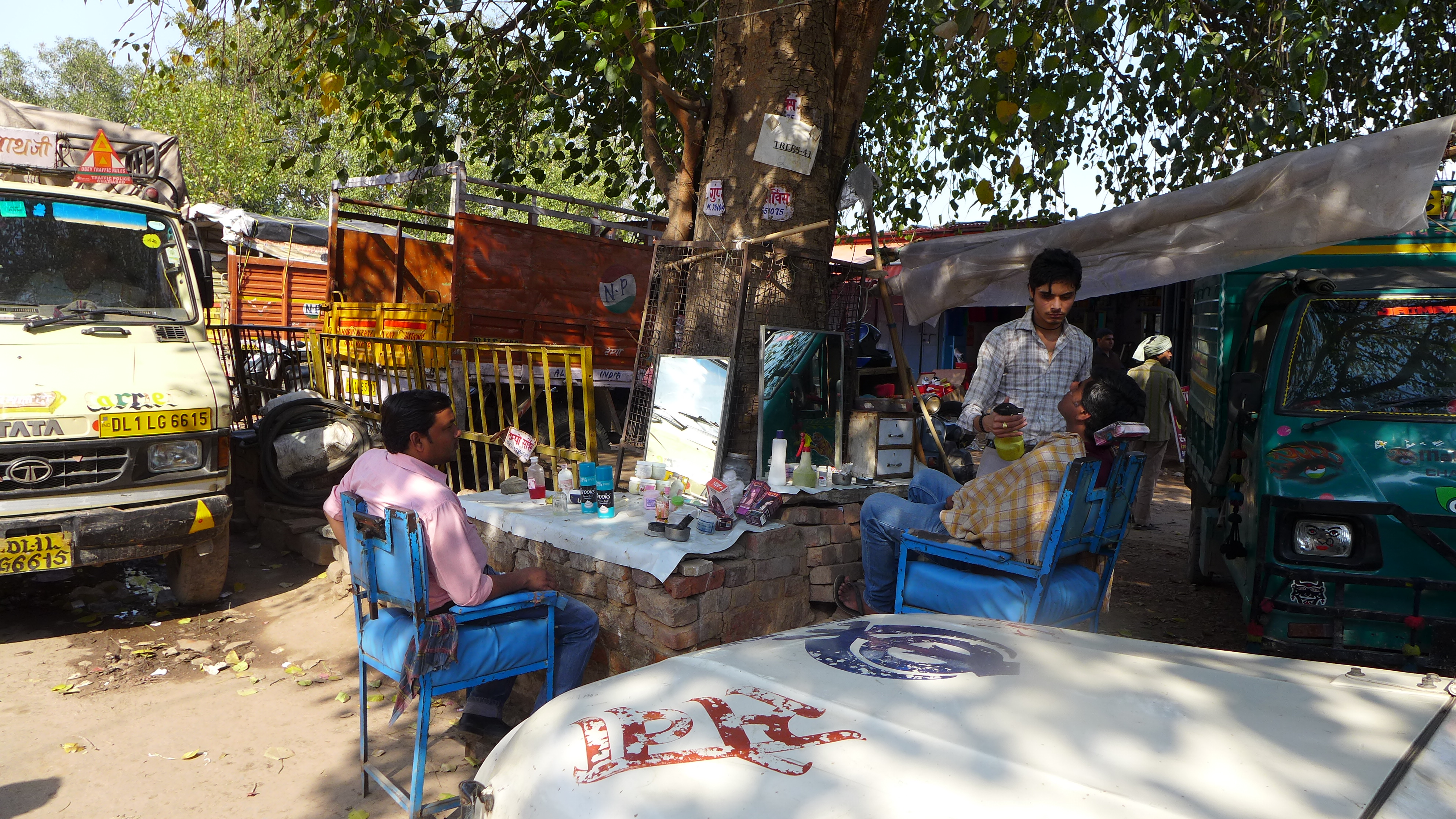 Street Barber-Dehli